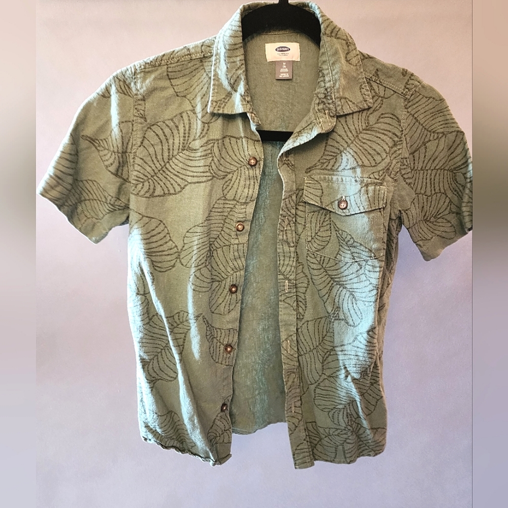 Boys Size 8 old Navy Dress Shirt